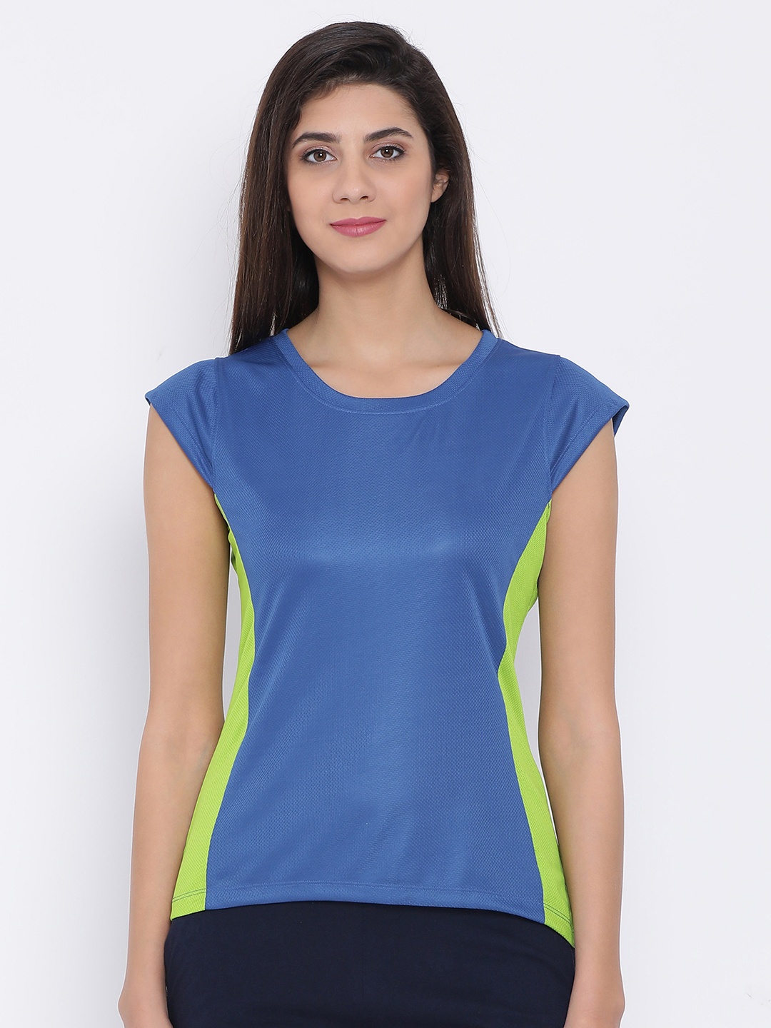 

Clovia Women Blue Colourblocked Activewear Round Neck T-shirt
