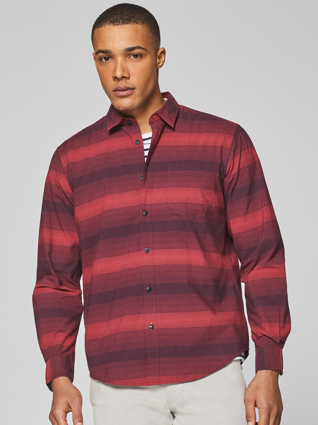 

ESPRIT Men Maroon & Burgundy Regular Fit Striped Casual Shirt