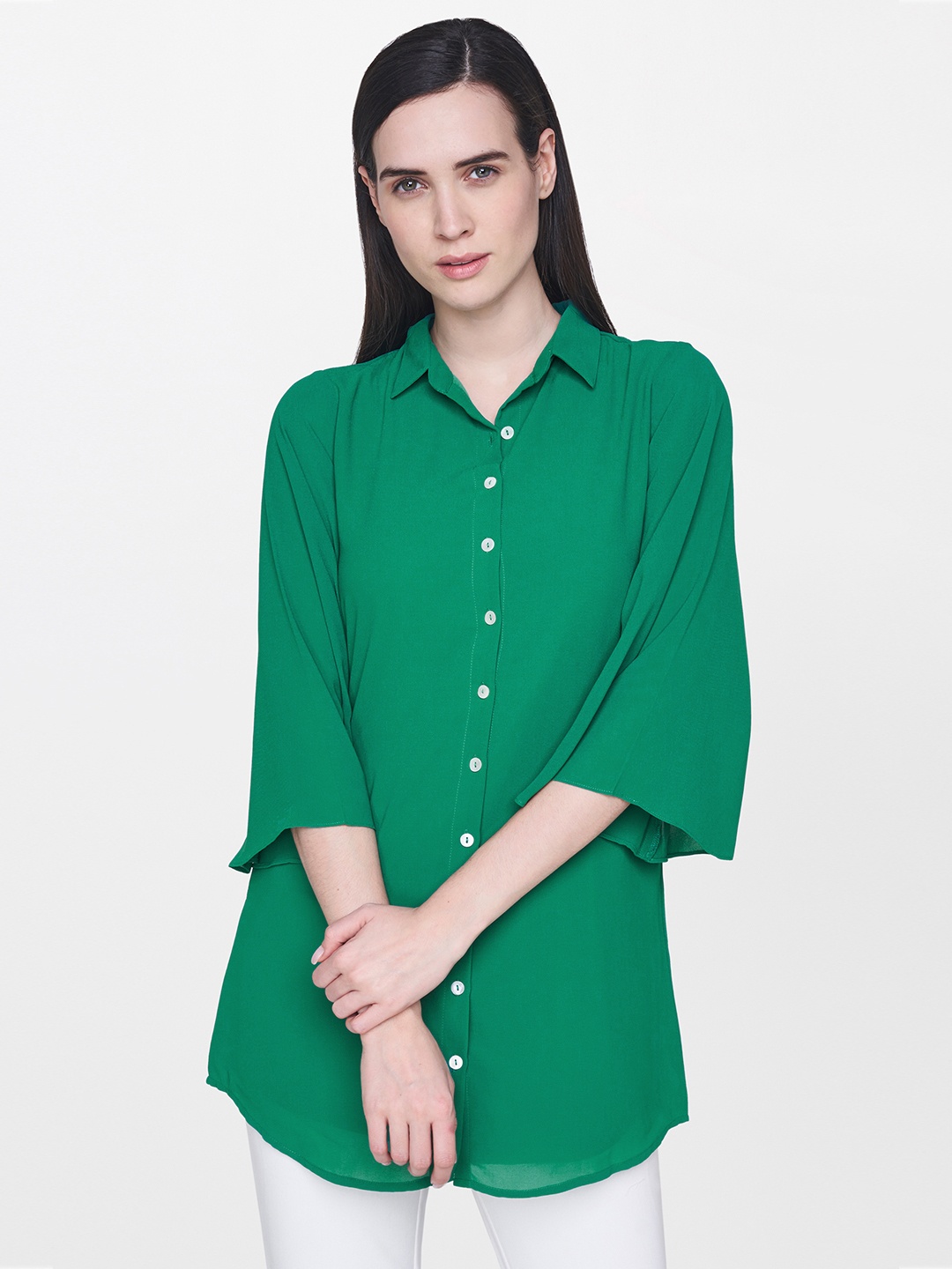 

AND Women Green Regular Fit Solid Longline Casual Shirt