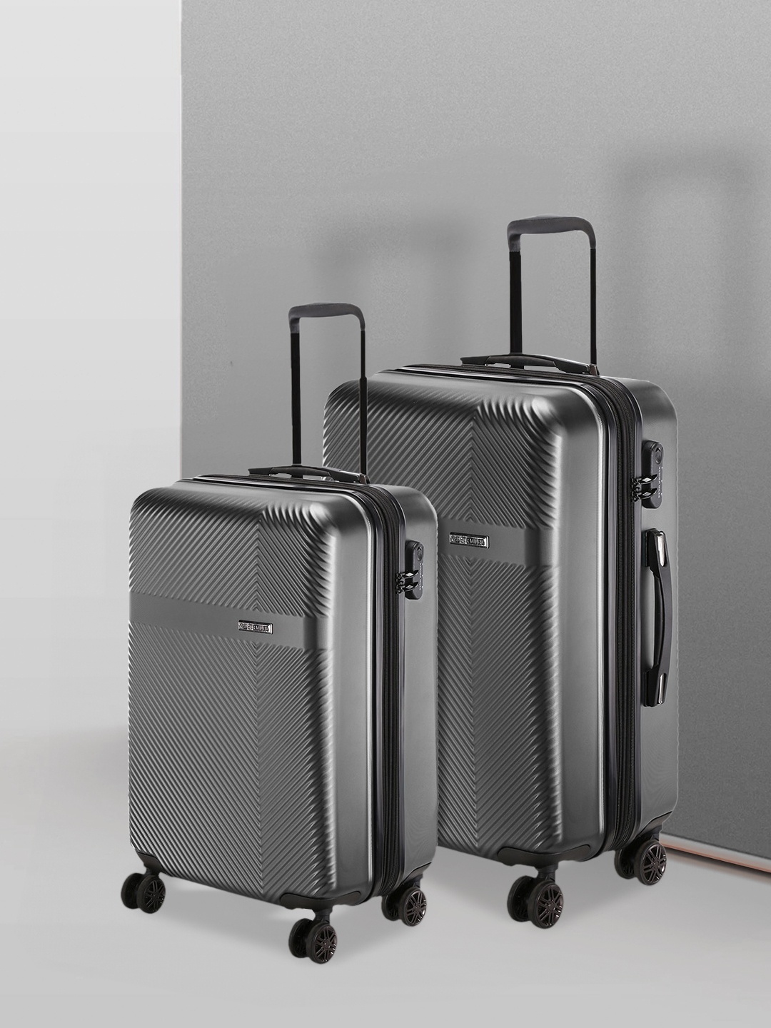 

Nasher Miles Unisex Black Set of 2 Medium & Small Cabin Trolley Suitcases