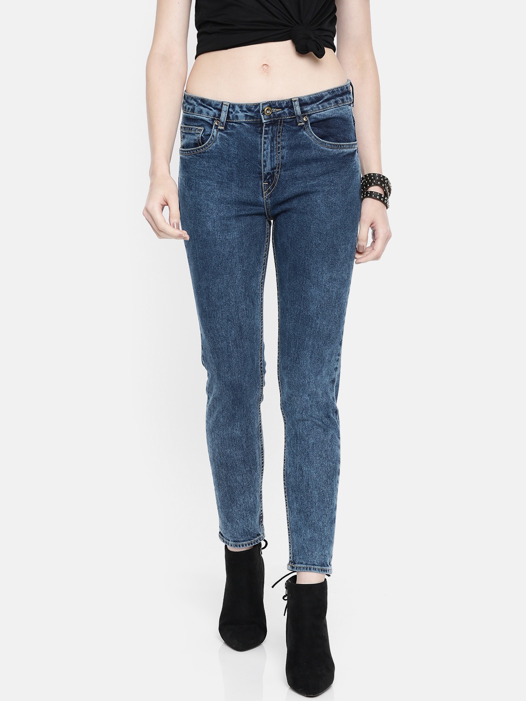 

The Roadster Lifestyle Co Women Skinny Fit Mid-Rise Clean Look Stretchable Cropped Jeans, Blue