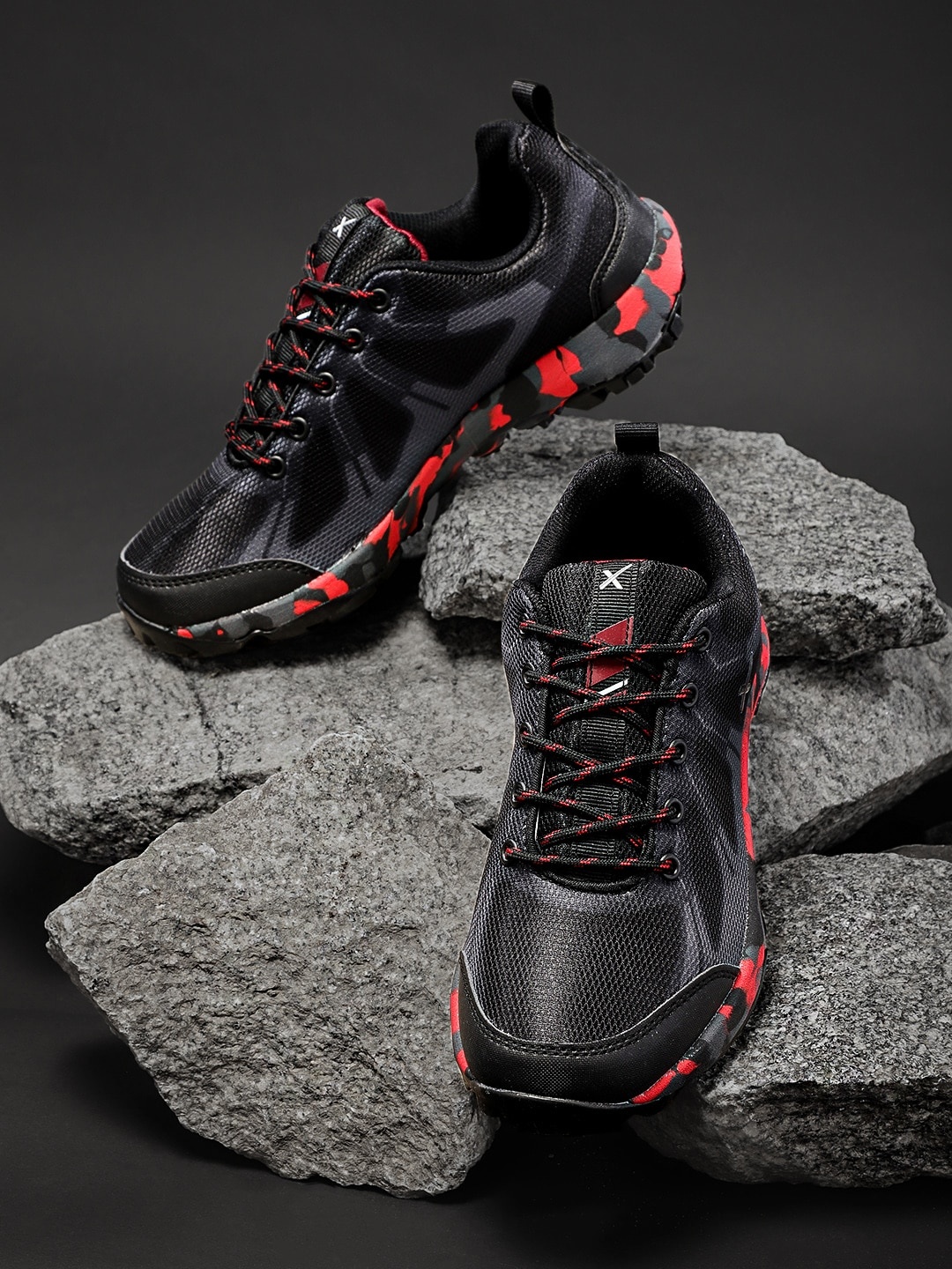 

HRX by Hrithik Roshan Men Black & Red Out Back Outdoor Shoes