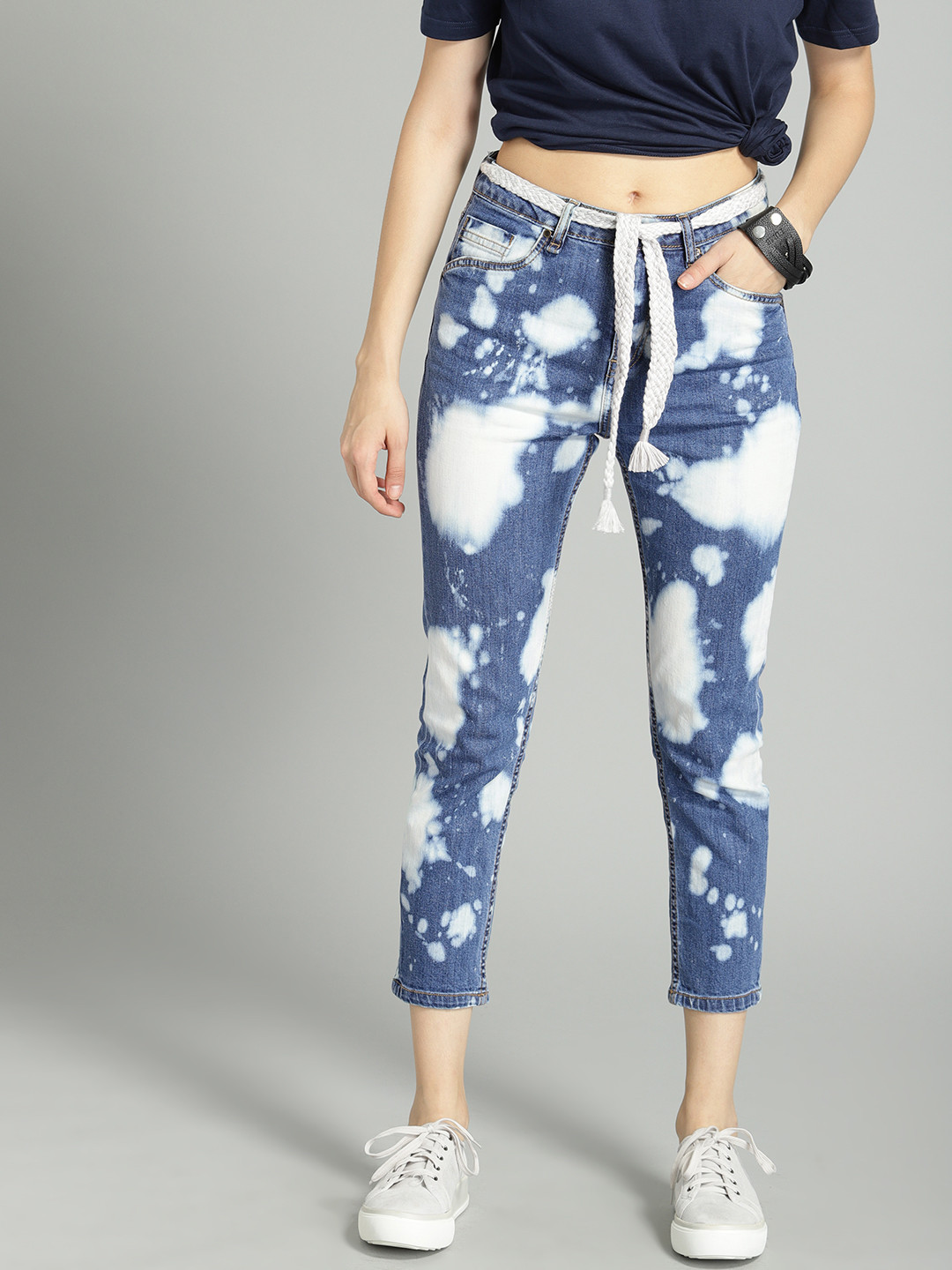 

The Roadster Lifestyle Co Women Blue Accessorized Crop Skinny Fit Mid-Rise Stretchable Jeans