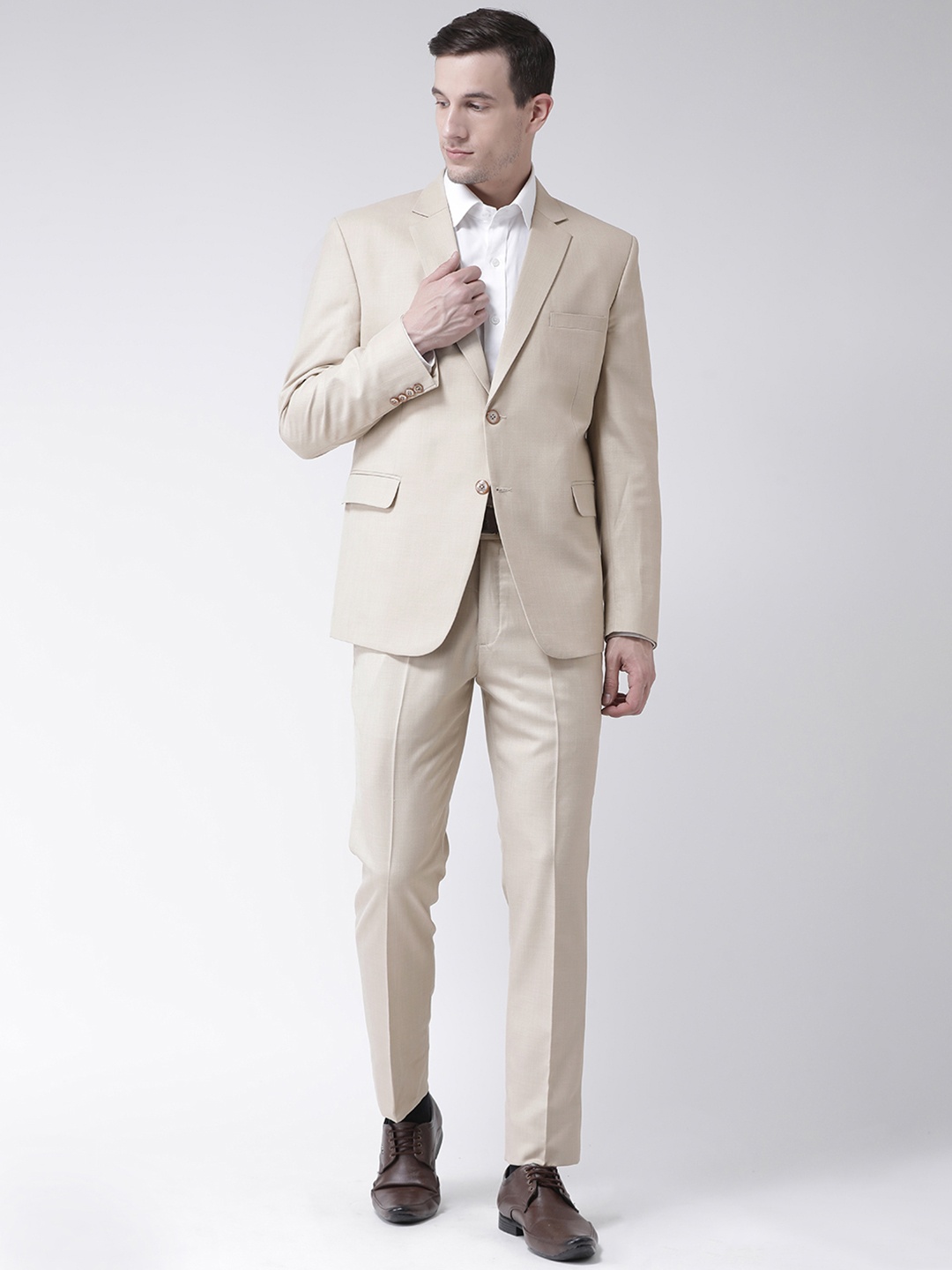 

PLATINUM Studio Men Cream-Coloured Solid Slim-Fit Single-Breasted Suit