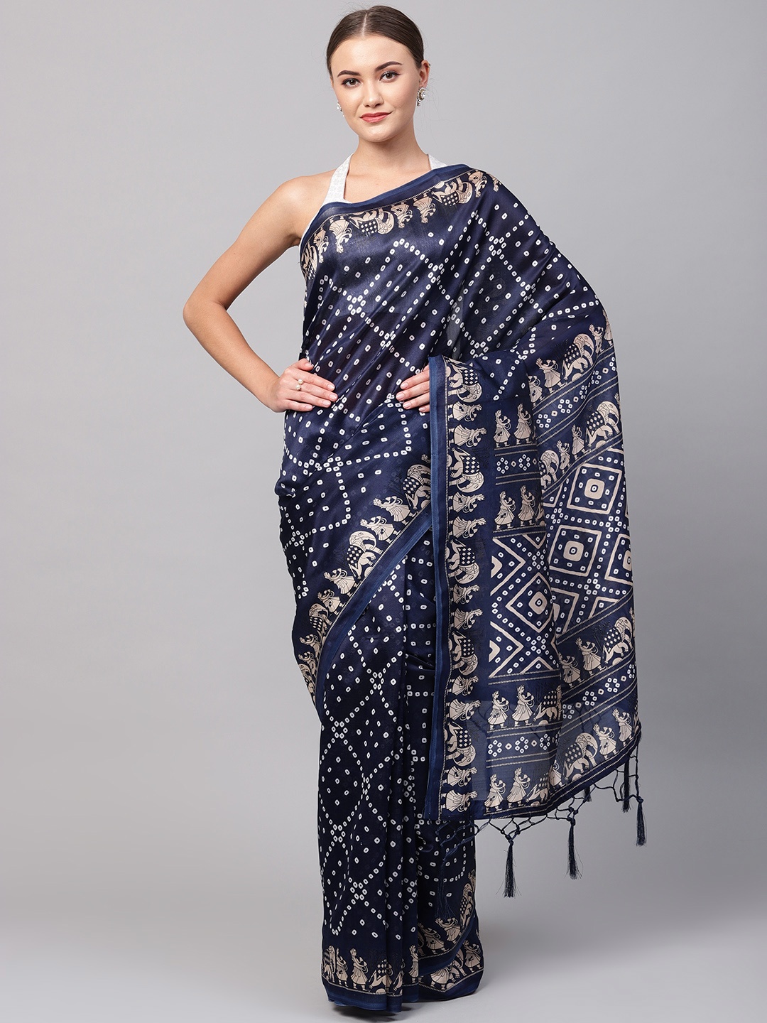 

Ishin Navy Blue & White Printed Saree