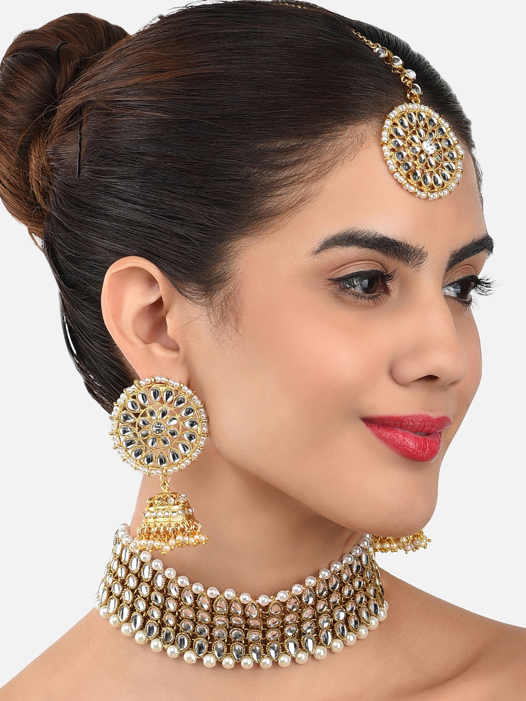 

Zaveri Pearls Gold-Toned Kundan & Pearl Jewellery Set