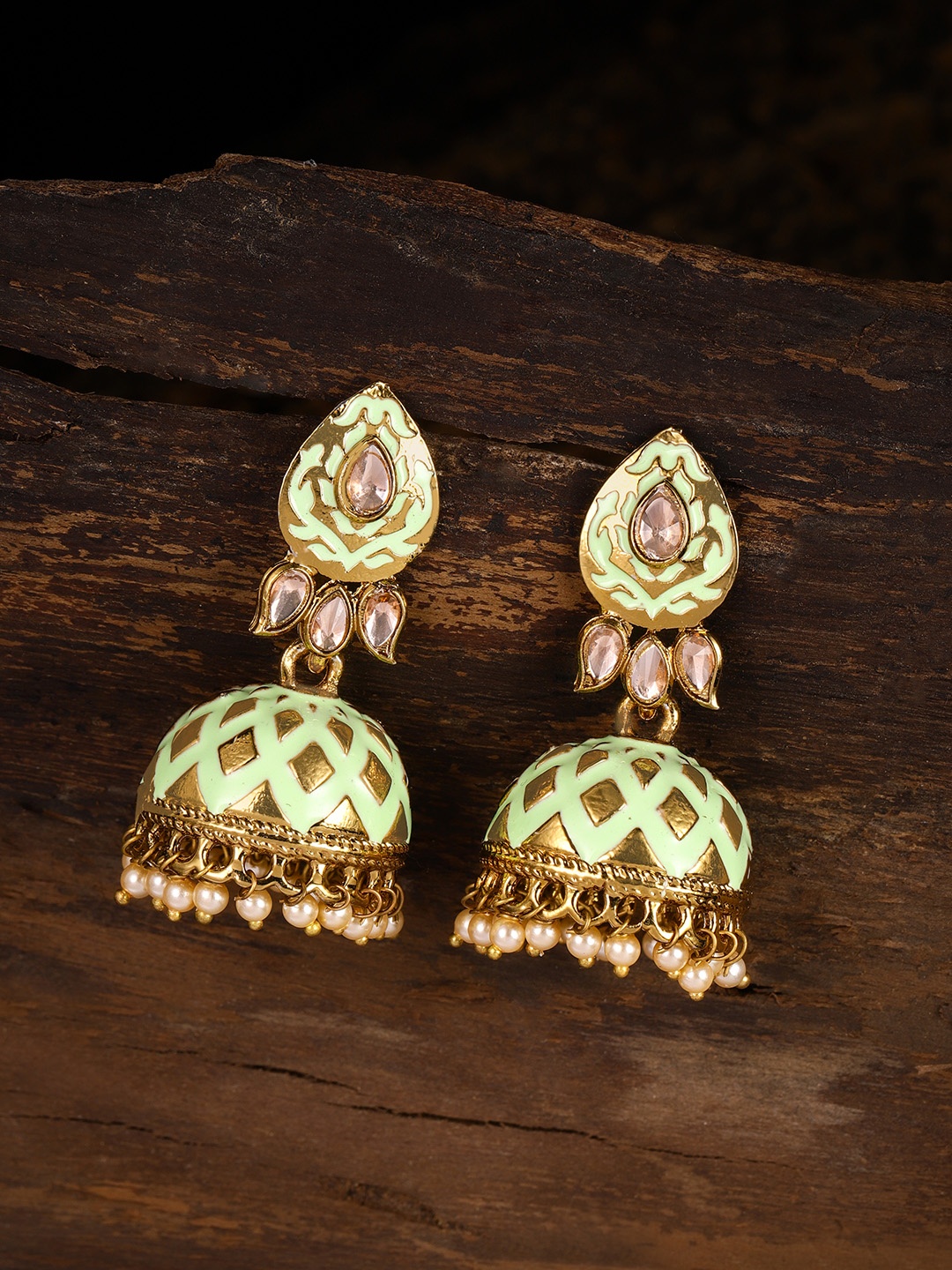 

Zaveri Pearls Gold-Toned & Green Dome Shaped Enamelled Jhumkas