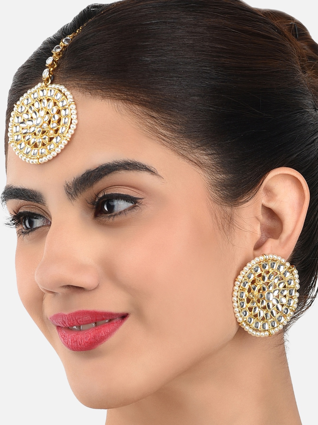 

Zaveri Pearls Traditional Kundan & Pearls Studded Jewellery Set, Gold