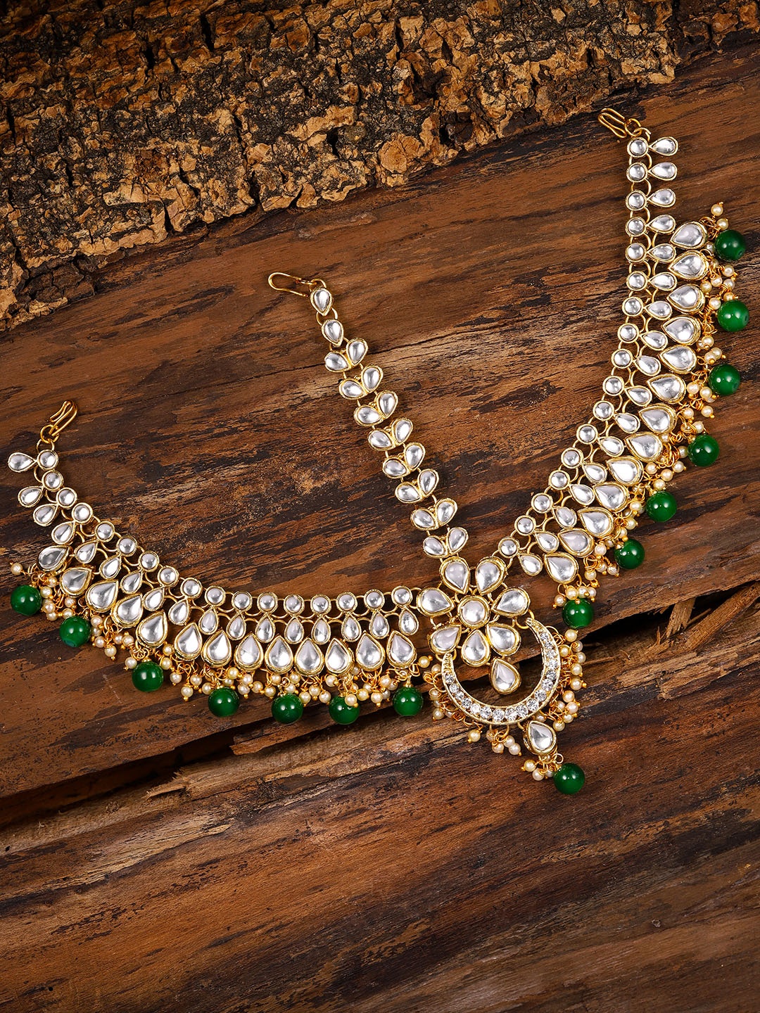 

Zaveri Pearls Gold Toned & Green Kundan Bridal Mathapatti