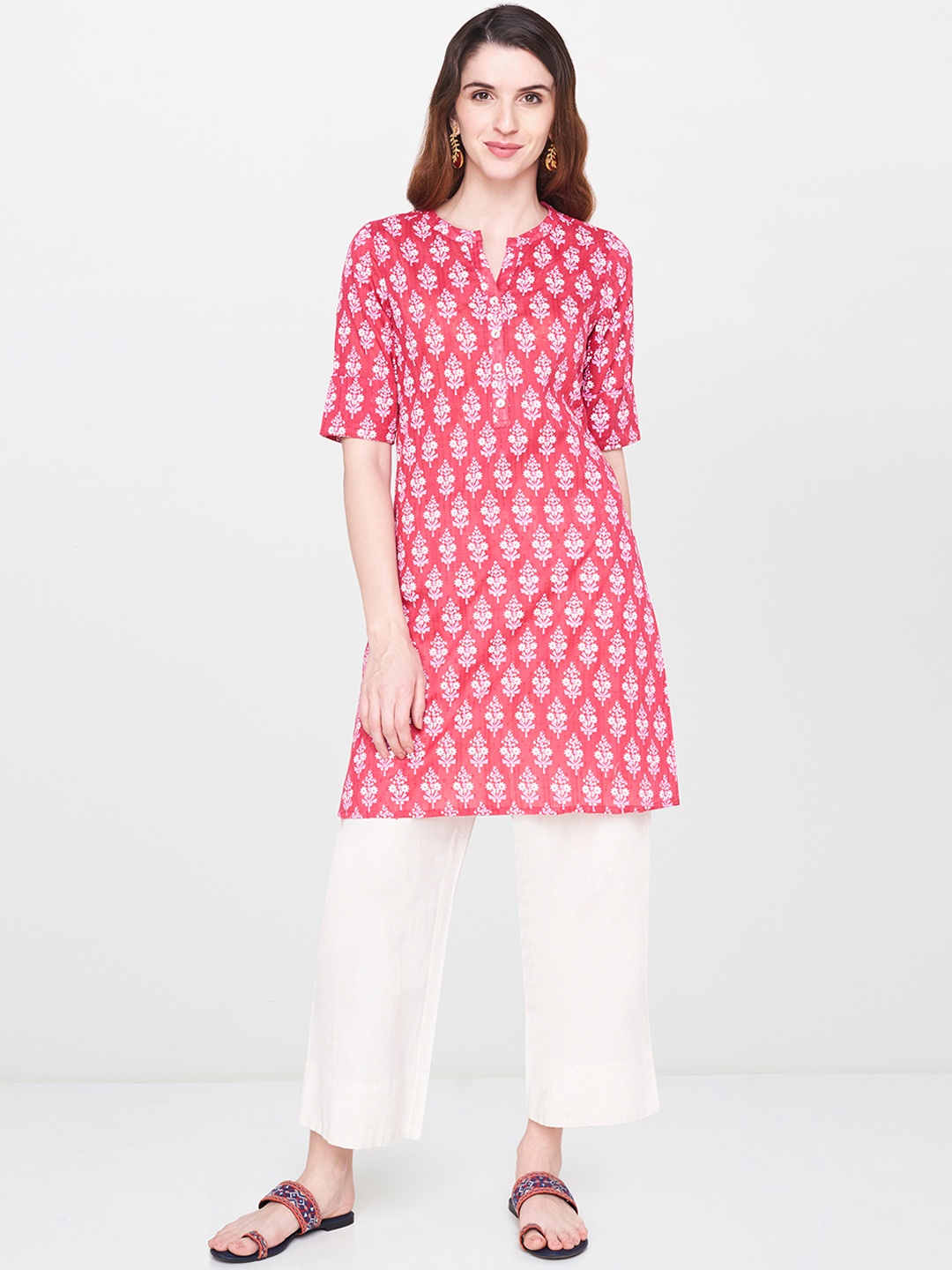 

Global Desi Women Pink & White Printed Straight Kurta