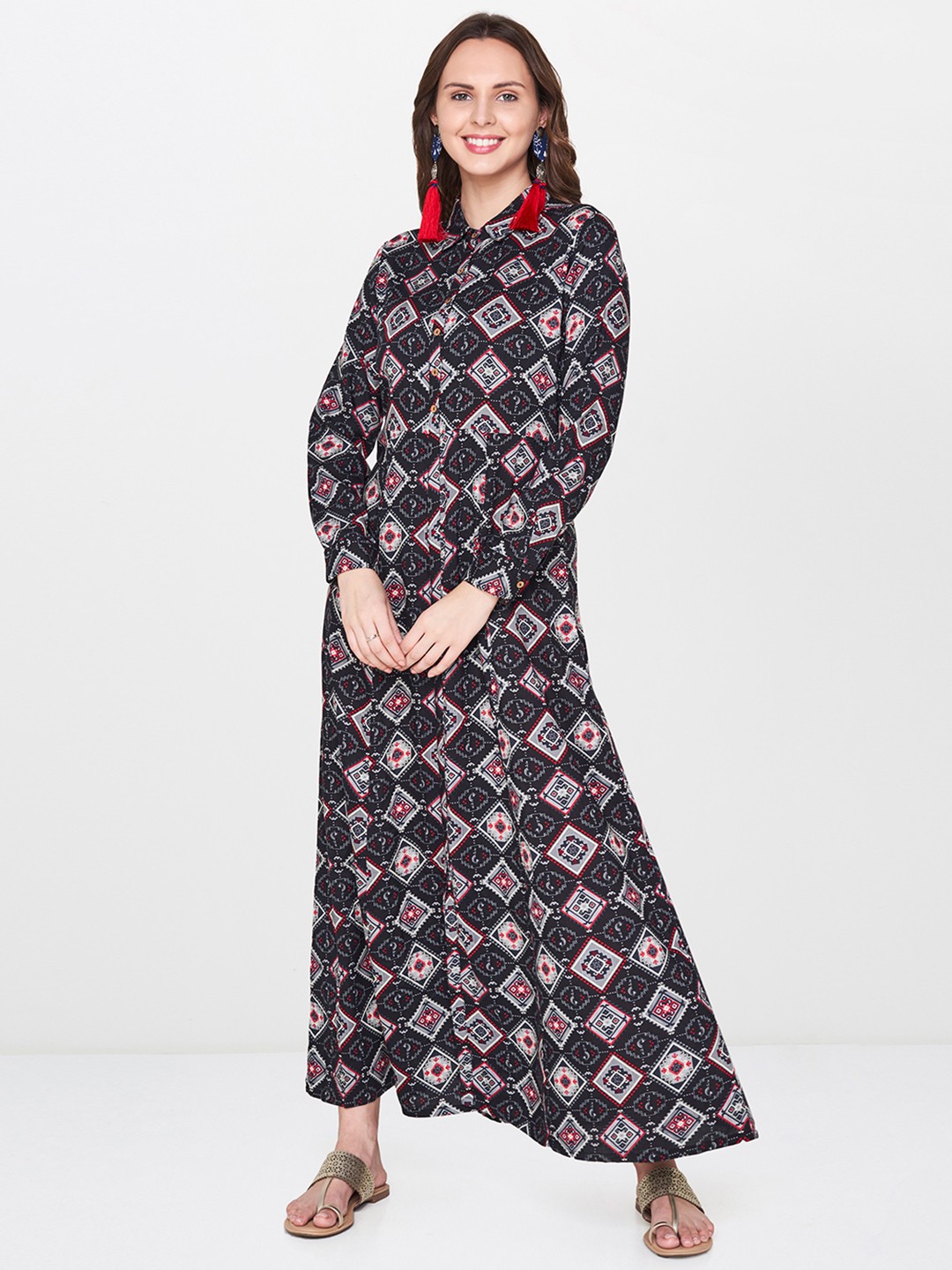 

Global Desi Women Black & Grey Printed Maxi Dress