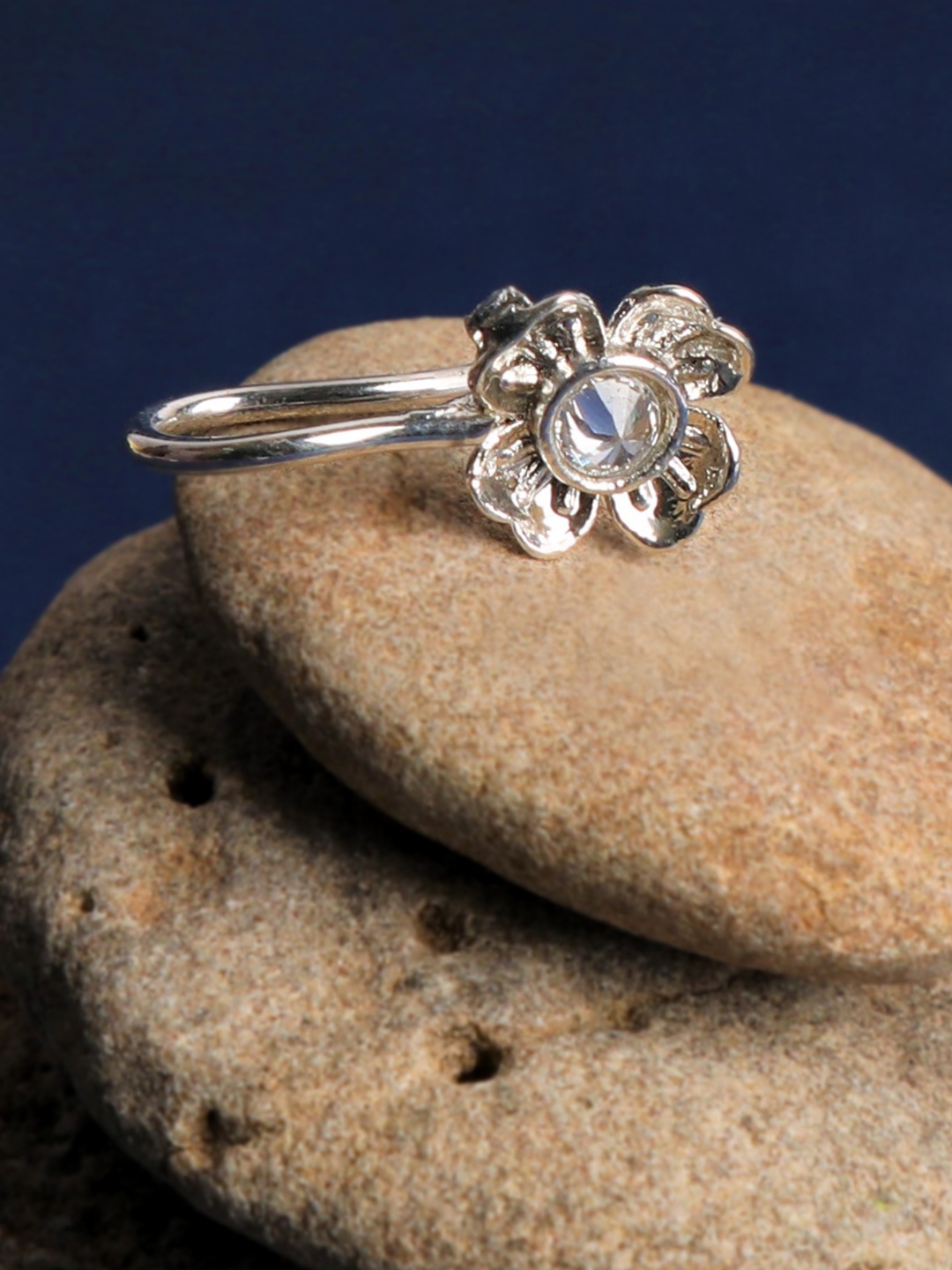 

AccessHer Silver-Plated Textured Oxidised Handcrafted CZ-Studded Nosepin