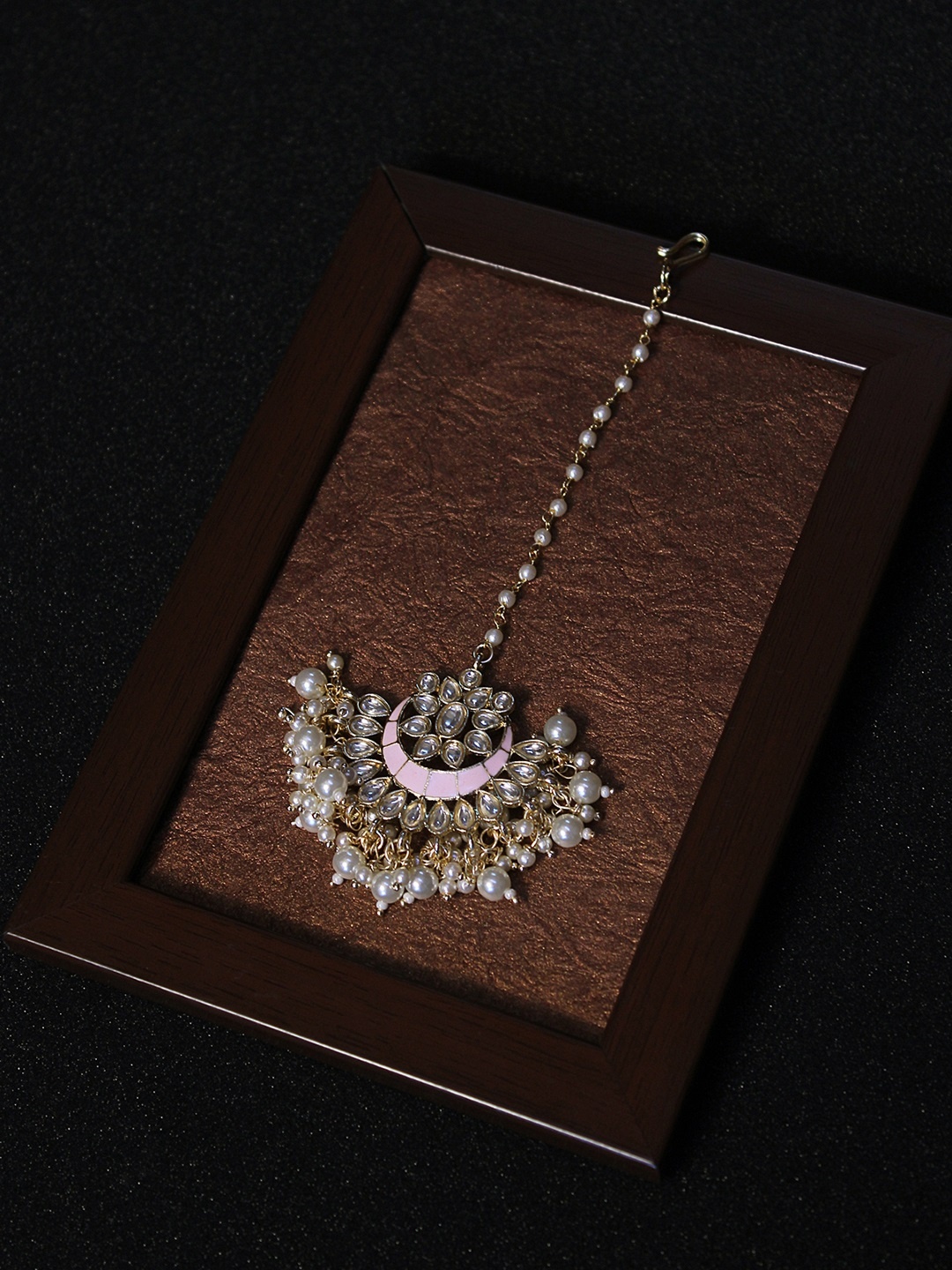 

AccessHer Women Gold-Plated & White Kundan Maang Tika