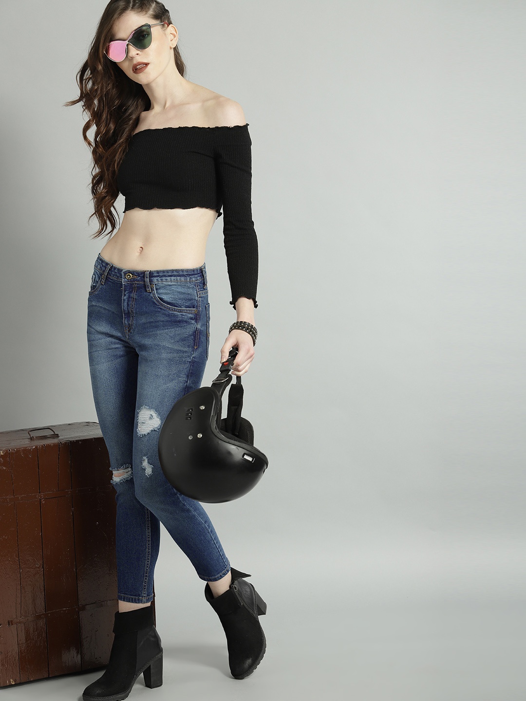 

The Roadster Lifestyle Co Women Blue Skinny Fit Mid-Rise Mildly Distressed Stretchable Jeans