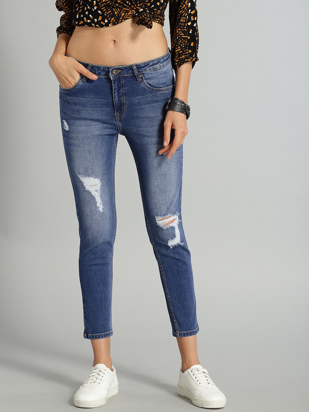 

Roadster Women Blue Skinny Fit Mid-Rise Mildly Distressed Stretchable Cropped Jeans