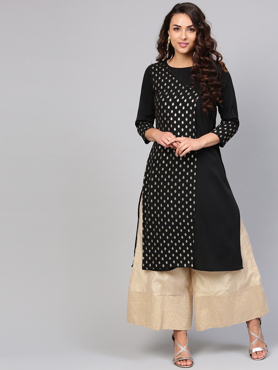 

Trend Factory Women Black Printed Straight Kurta