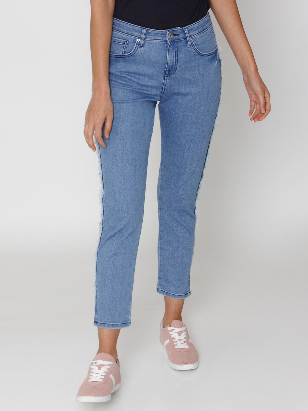 

Vero Moda Women Blue Regular Fit Mid-Rise Clean Look Stretchable Jeans