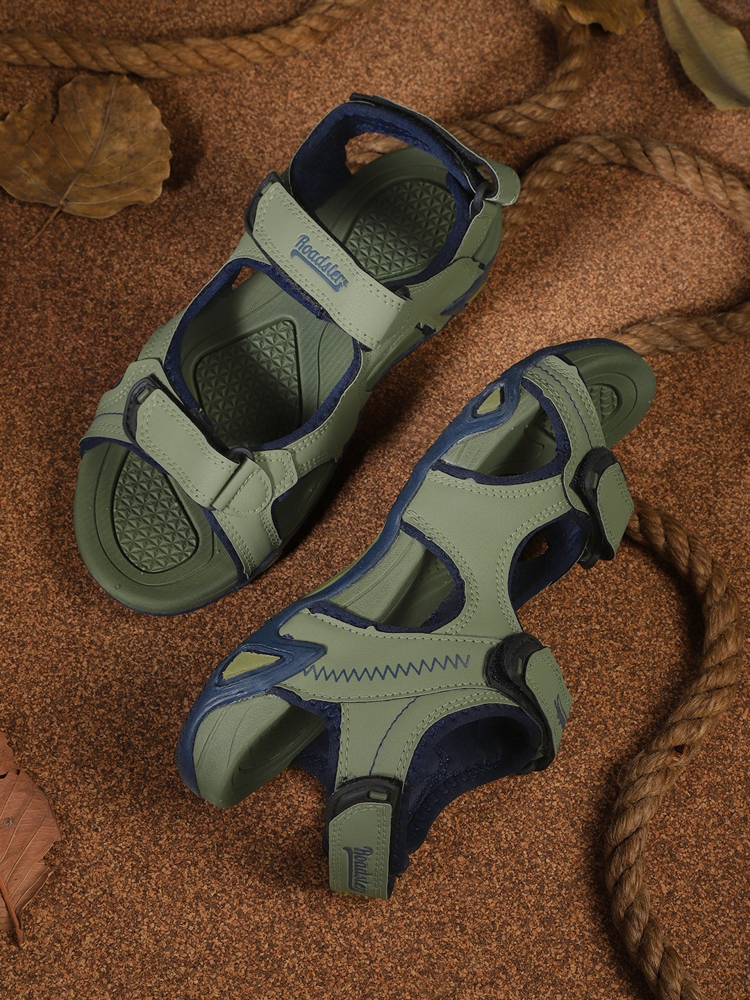 

The Roadster Lifestyle Co Men Green Sports Sandals