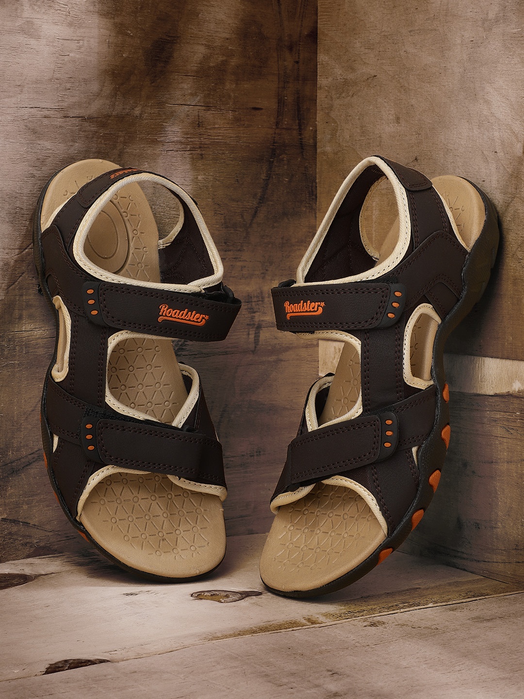 

The Roadster Lifestyle Co Men Coffee Brown Sports Sandals
