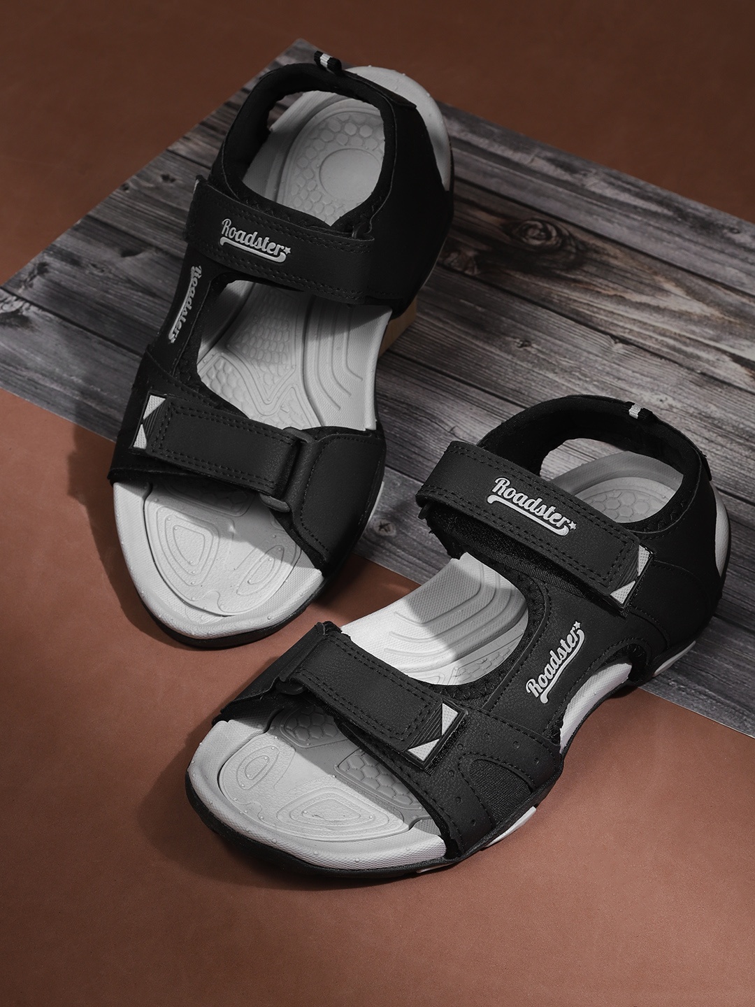 

The Roadster Lifestyle Co Men Black Sports Sandals