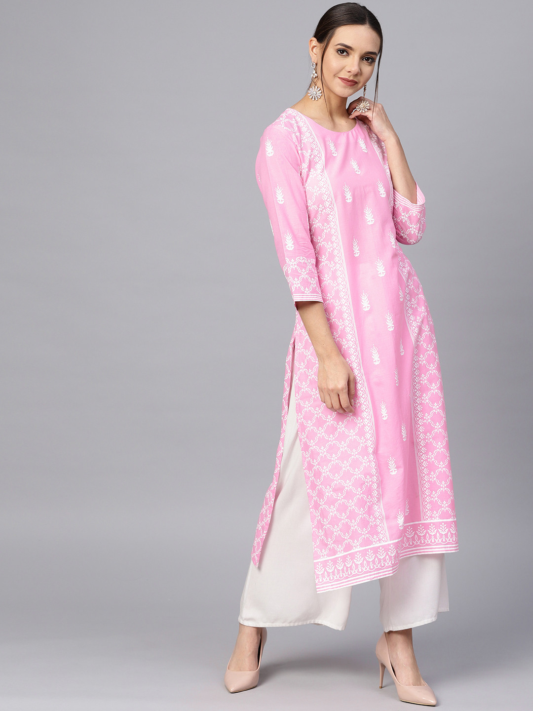 

Varanga Women Pink & White Printed Straight Kurta
