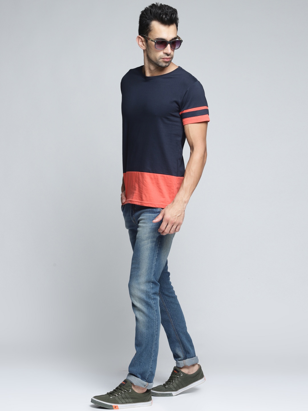 

DILLINGER Men Navy Blue Colourblocked Round Neck Pure Cotton T-shirt