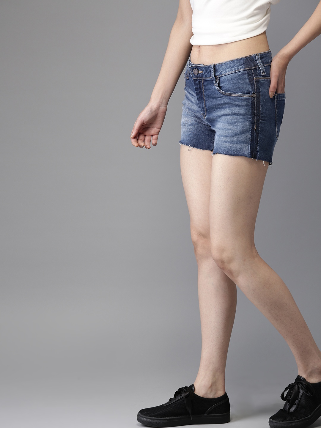 

Moda Rapido Women Blue Solid Regular Fit Denim Shorts