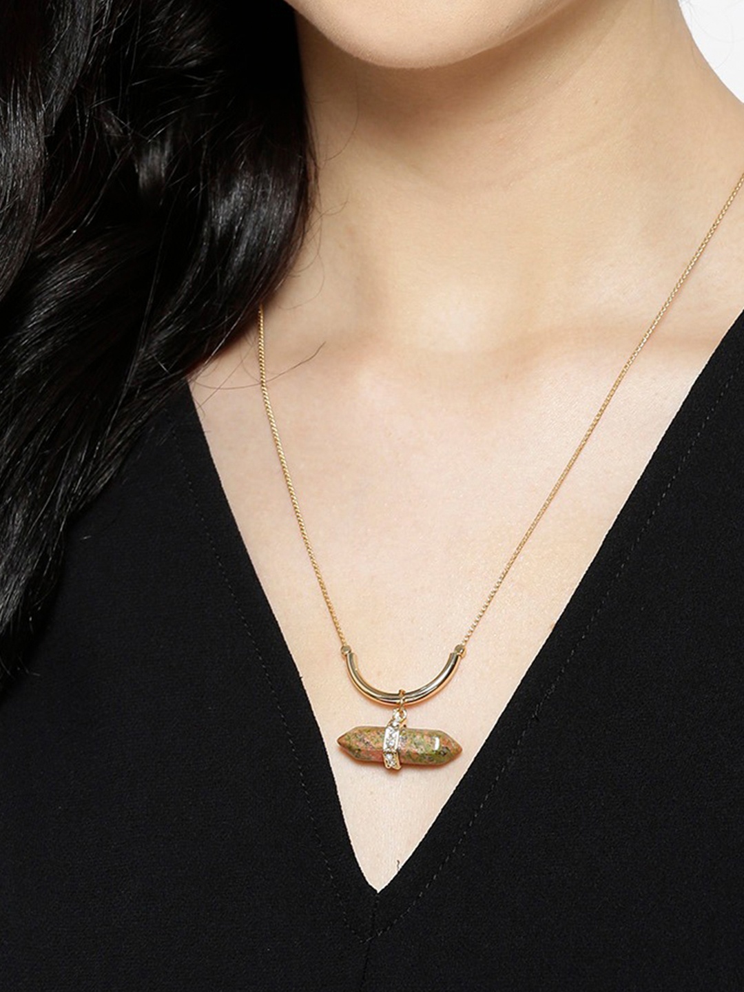 

KARATCART Green & Peach-Coloured Gold-Plated Amethyst Studded Necklace