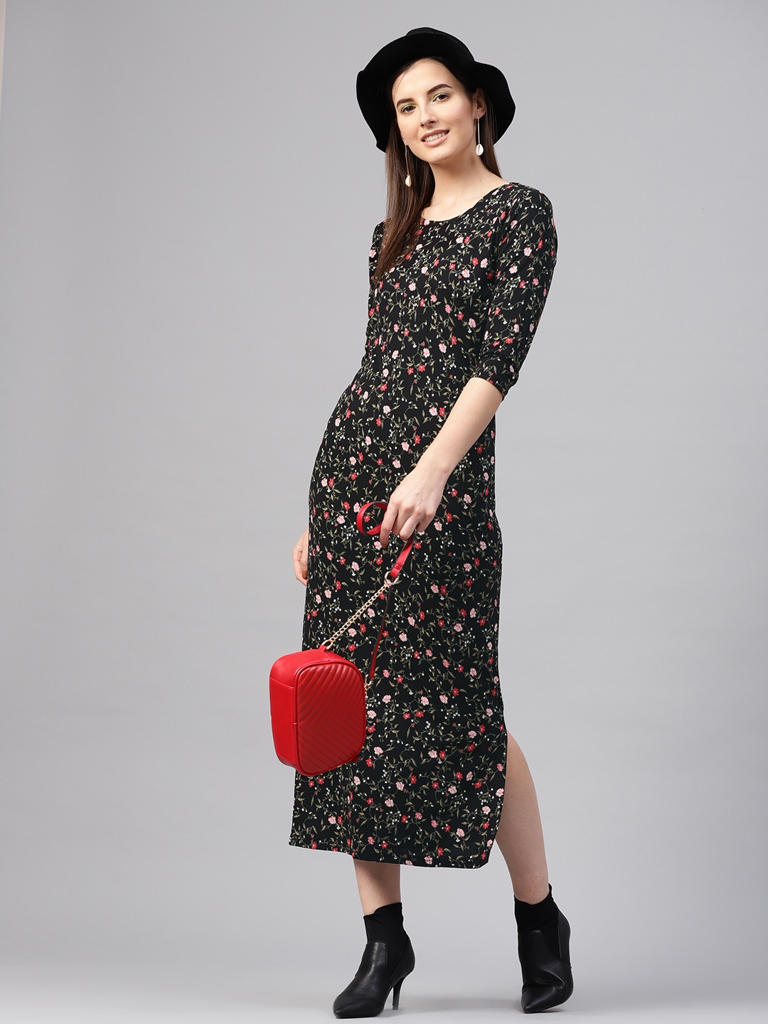 

SASSAFRAS Women Black & Green Printed Maxi Dress