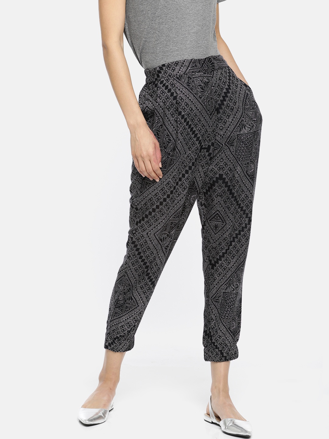 

People Women Black & Off-White Regular Fit Printed Drop Crotch Trousers