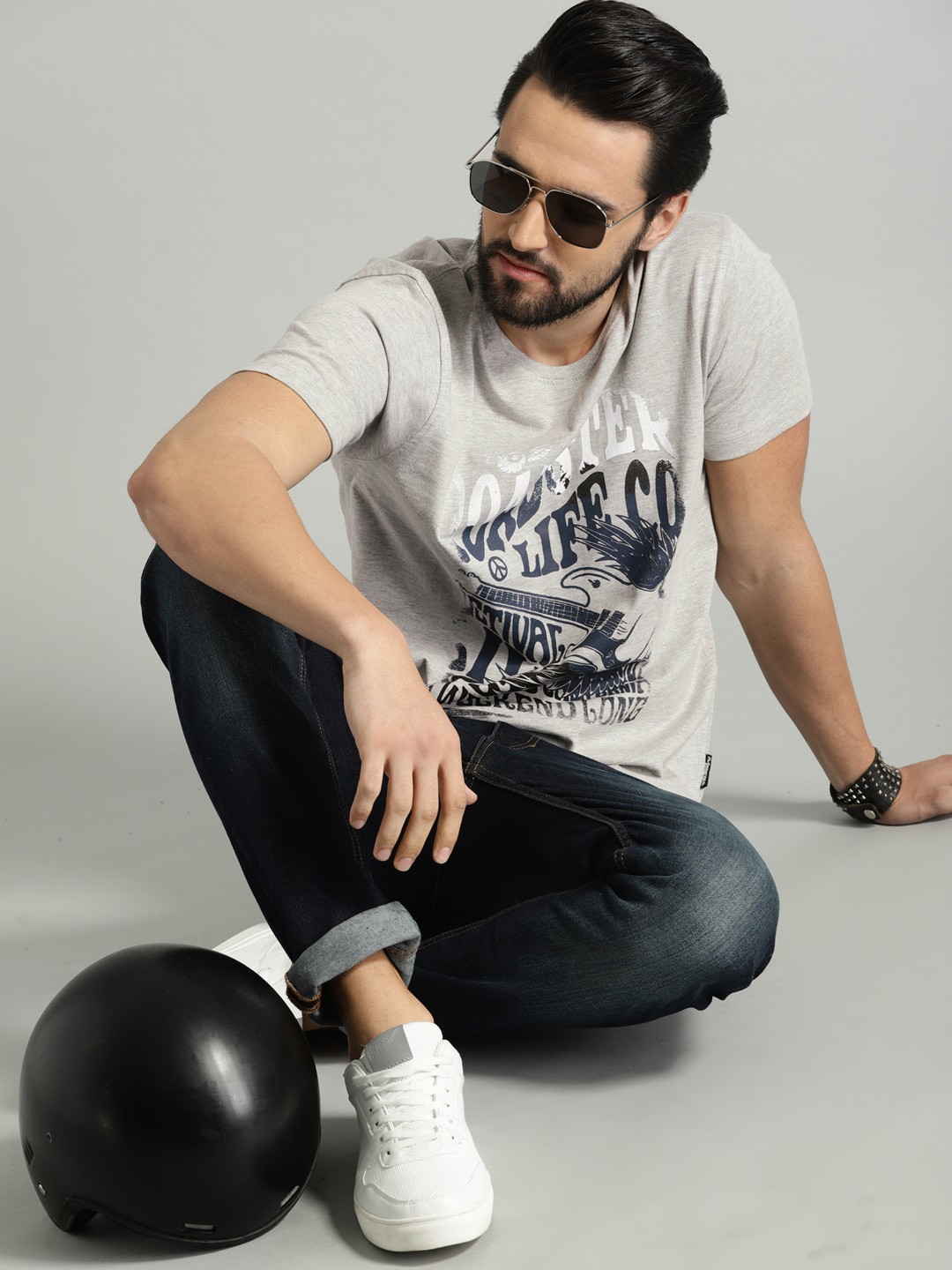 

The Roadster Lifestyle Co Men Grey Melange Printed Round Neck Pure Cotton T-shirt
