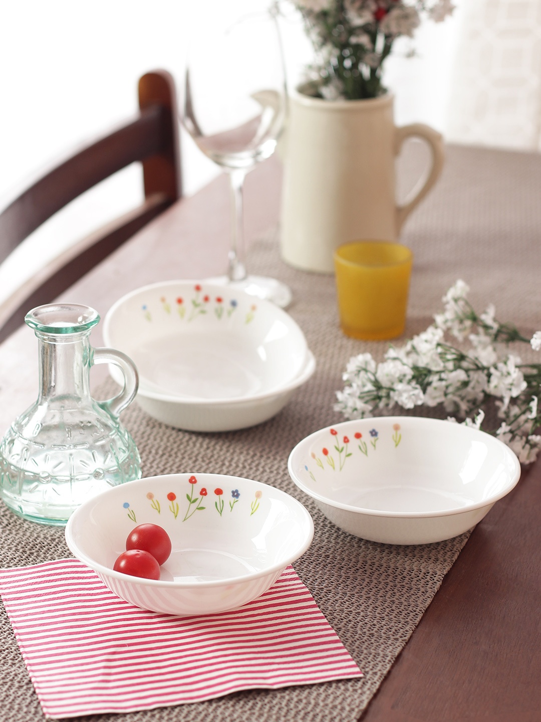 

Corelle White Set Of 3 Printed Glass Bowls