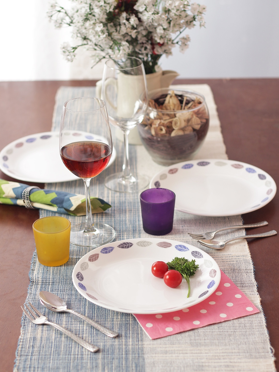 

Corelle White Set of 6 Printed Glass Plates Set