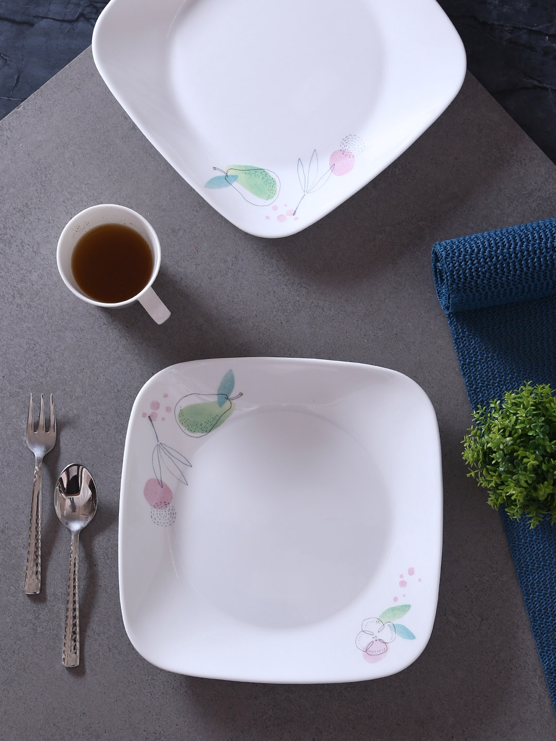 

Corelle White 6-Pieces Printed Glass Plates Set