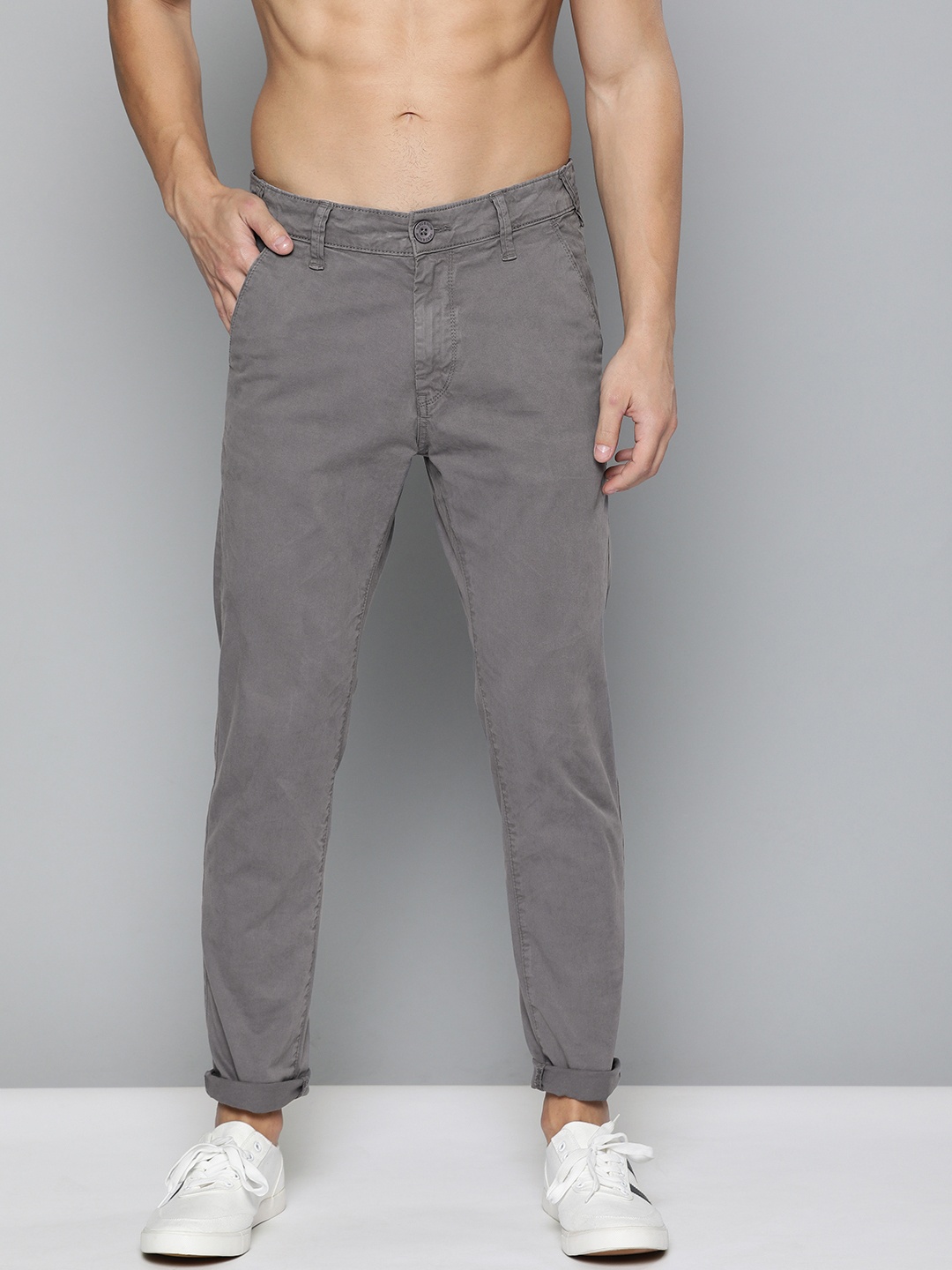 

HERE&NOW Men Grey Slim Fit Solid Chinos