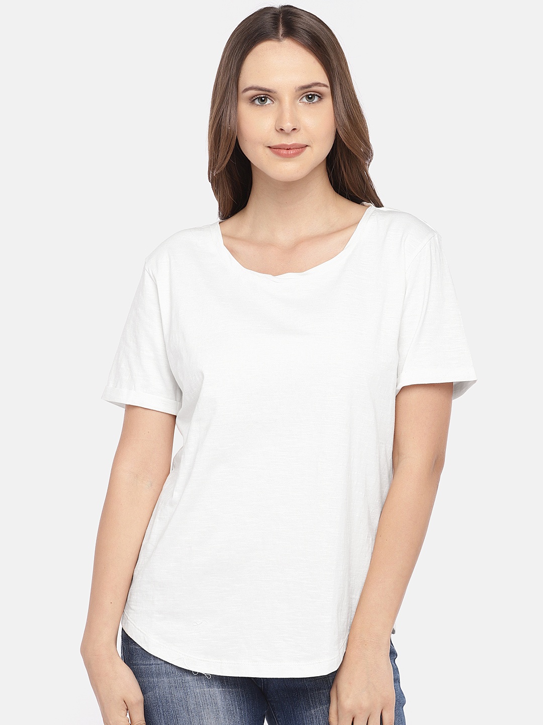 

Globus Women White Solid Round Neck T-shirt