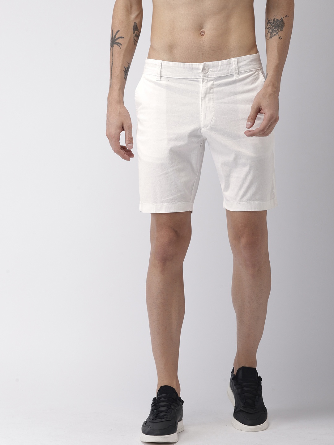 

Flying Machine Men White Solid Regular Fit Regular Shorts