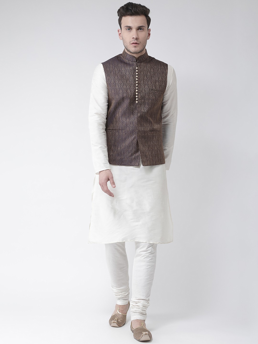 

DEYANN Men White Solid Kurta with Pyjamas & Nehru Jacket