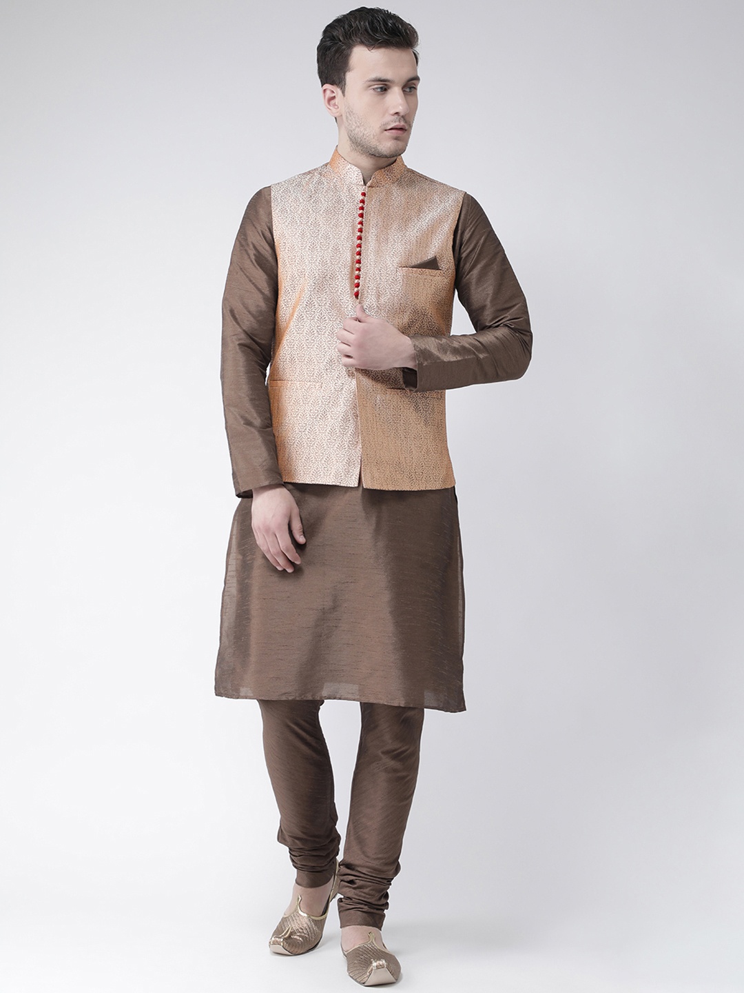 

DEYANN Men Coffee Brown & Beige Solid Kurta with Pyjamas & Nehru Jacket