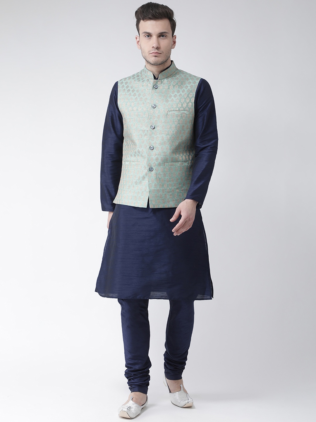 

DEYANN Men Navy Blue & Green Solid Kurta with Churidar & Nehru Jacket