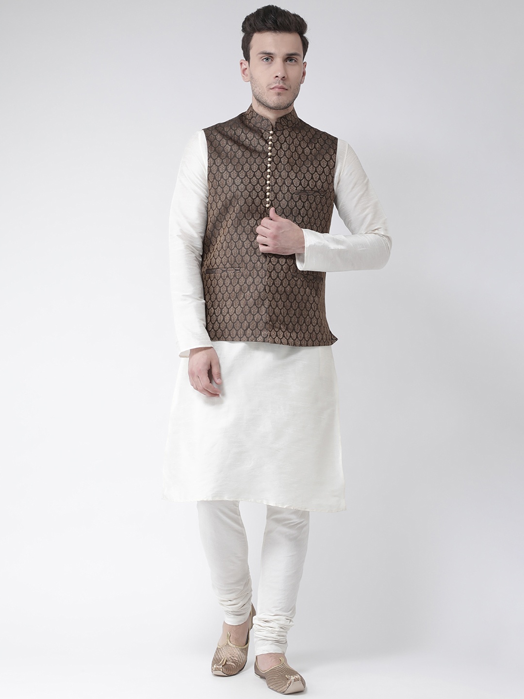

DEYANN Men White & Black Solid Kurta with Pyjamas & Nehru Jacket
