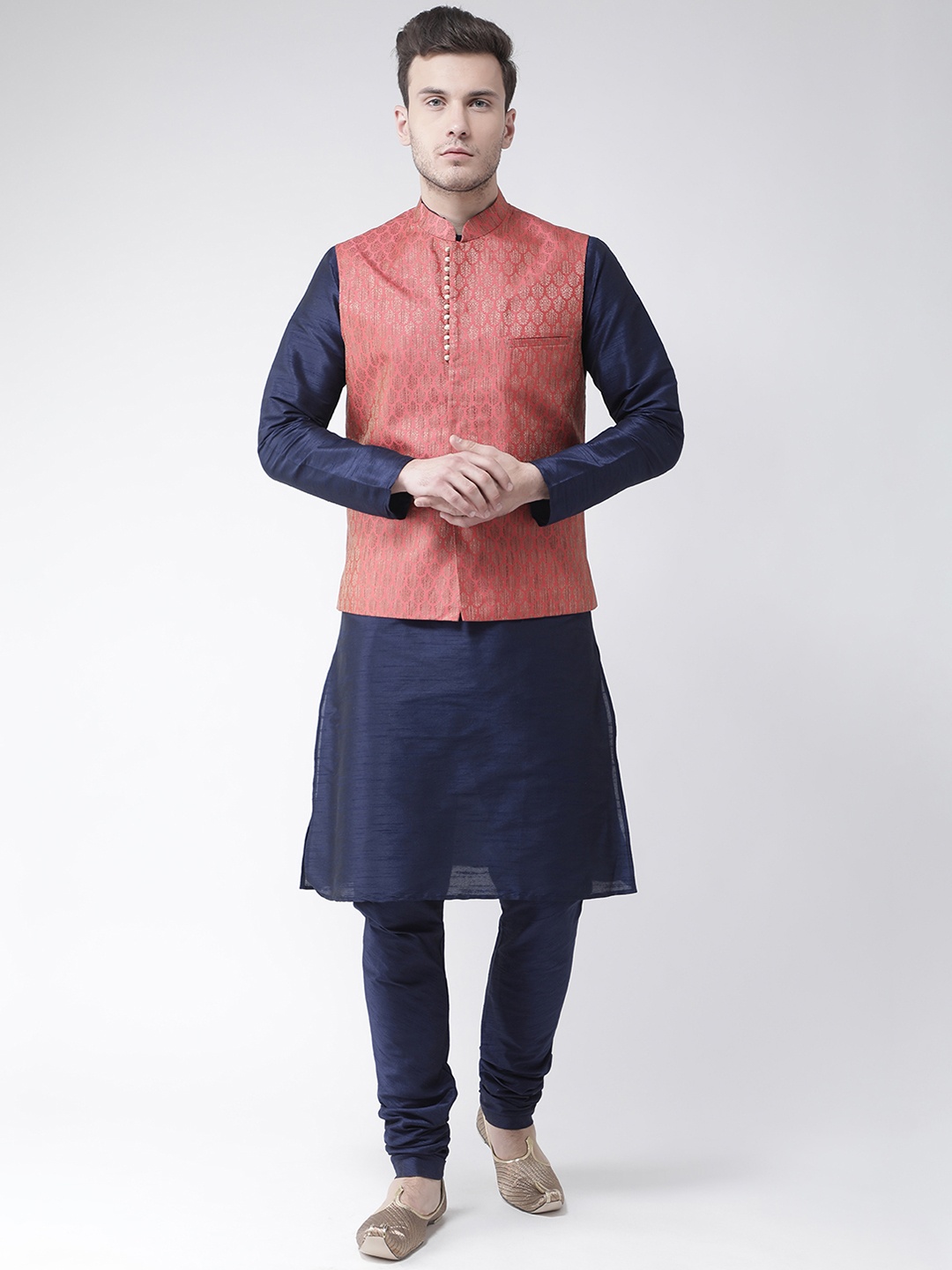 

DEYANN Men Navy Blue & Peach-Coloured Solid Kurta with Pyjamas & Nehru Jacket