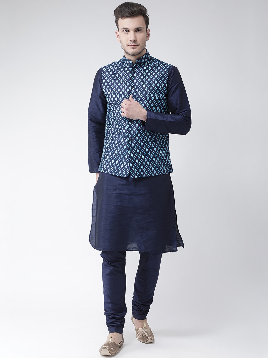 

DEYANN Men Navy Blue Solid Kurta with Pyjamas & Nehru Jacket