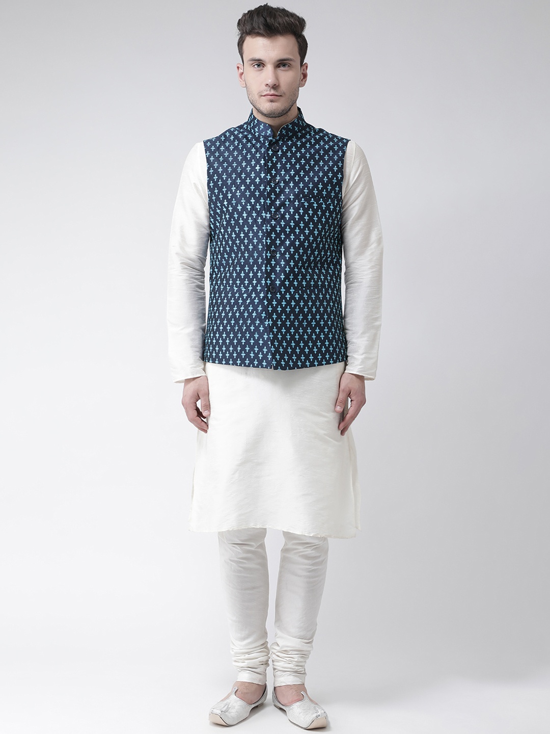 

DEYANN Men White & Navy Blue Solid Kurta with Pyjamas & Nehru Jacket