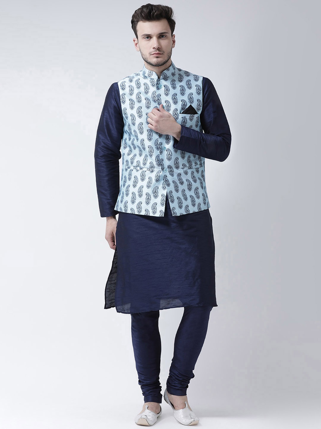 

DEYANN Men Blue Solid Kurta with Pyjamas & Nehru Jacket