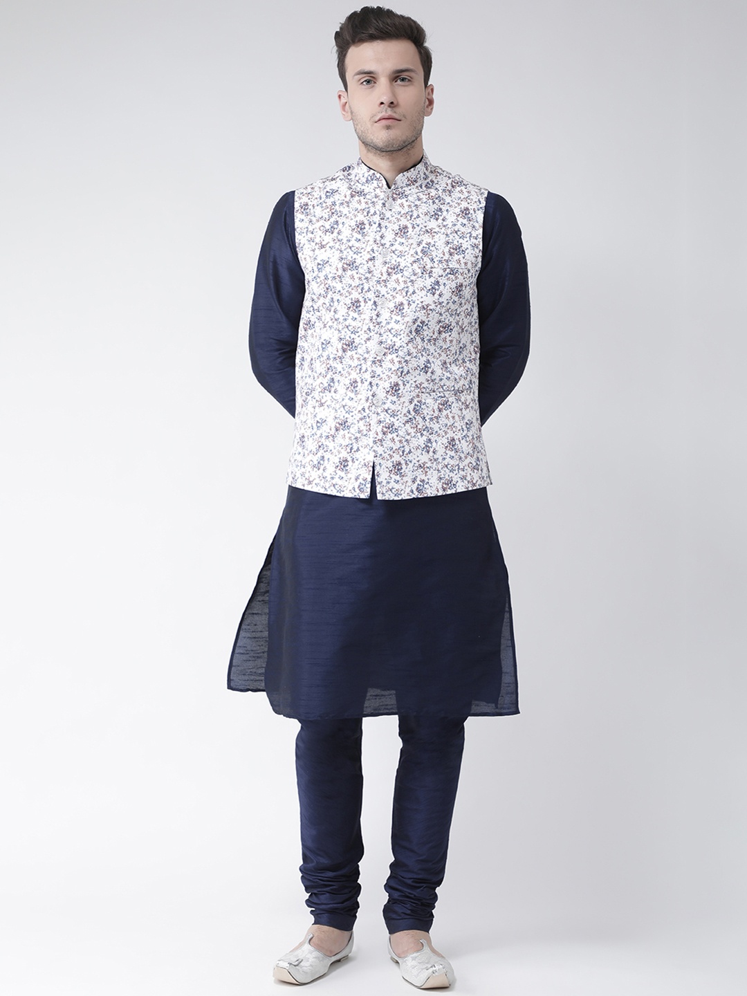 

DEYANN Men Navy Blue & White Solid Kurta with Churidar & Nehru Jacket