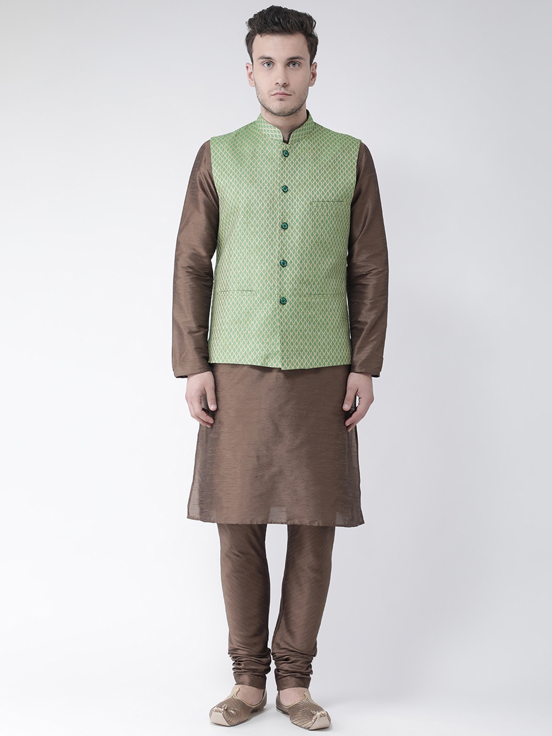 

DEYANN Men Brown & Green Solid Kurta with Churidars & Nehru Jacket