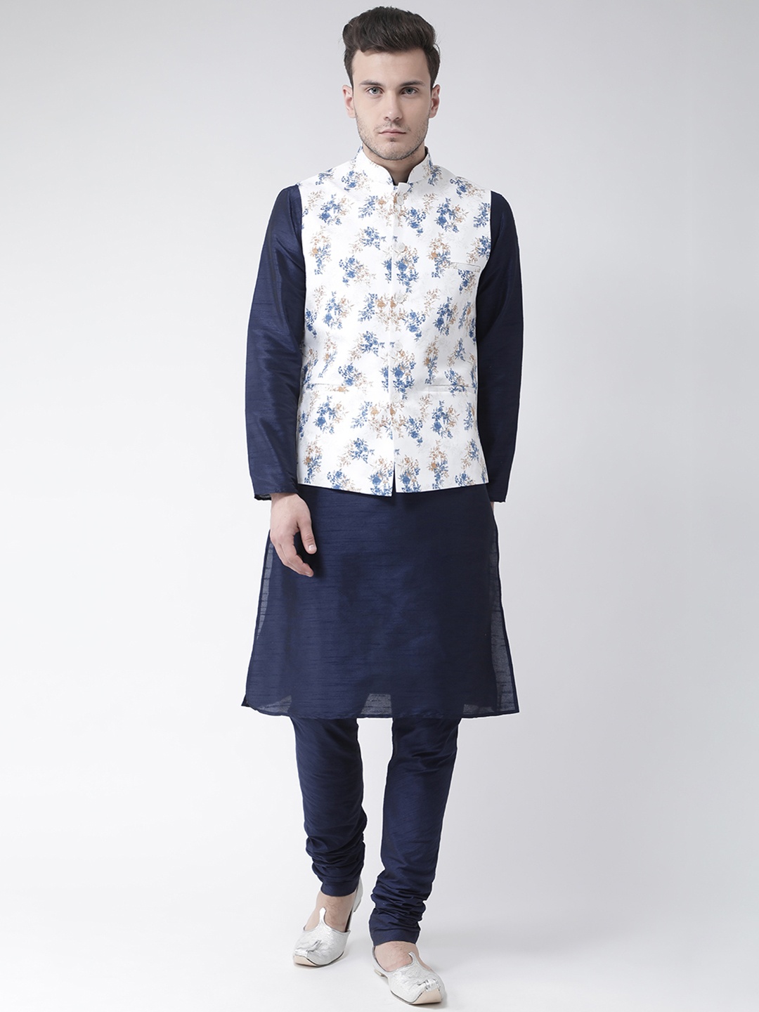 

DEYANN Men Navy Blue & White Solid Kurta with Churidar & Nehru Jacket