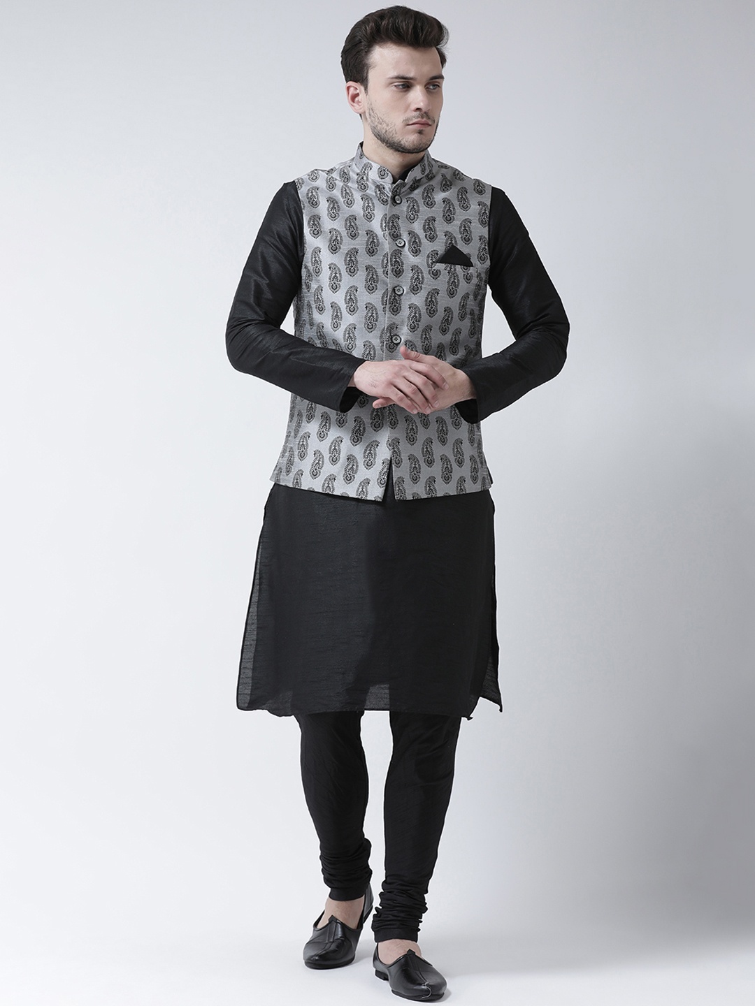 

DEYANN Men Black & Silver Solid Kurta with Churidar & Nehru Jacket