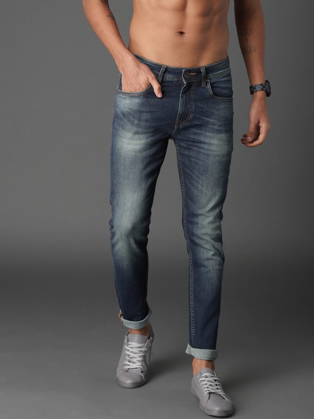 

The Roadster Lifestyle Co Men Blue Skinny Fit Mid-Rise Clean Look Stretchable Jeans